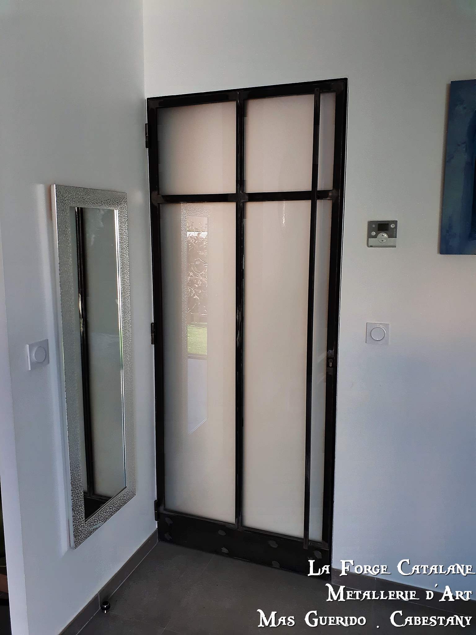 porte verriere vitrage opalescent fer forge catalane cabestany.jpg